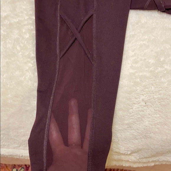 Plum Capri Leggings - Picture 4 of 5